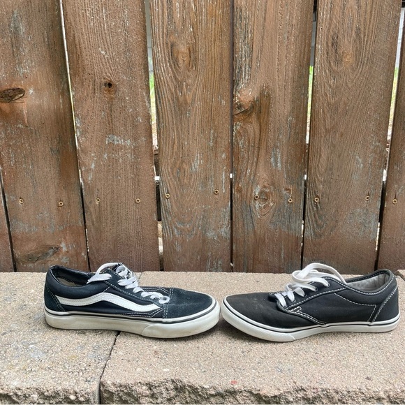 VANS Women’s Mismatched Black White Old Skool Sneakers Classic Size 6 - Picture 9 of 11